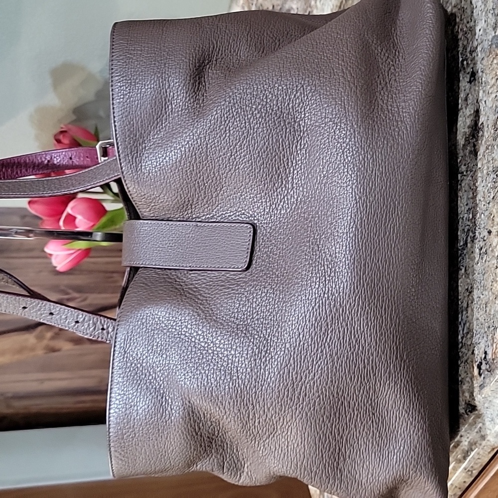 MCM Elegant Gray Leather Tote Bag MADE IN ITALY - Picture 4 of 13